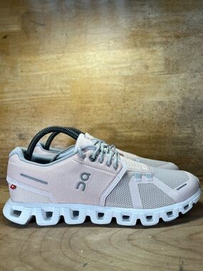 On Cloud 5 REFLECTIVE Womens Size 9.5 Running Shoes Sneakers Shell White